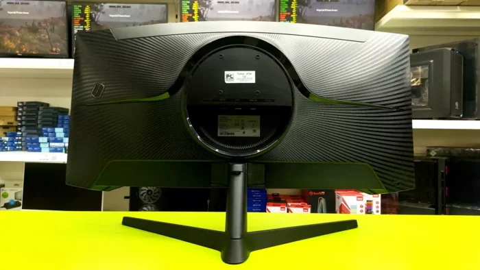 Used 34 inch UltraWide Curved Samsung Odyssey Monitor - Image 2