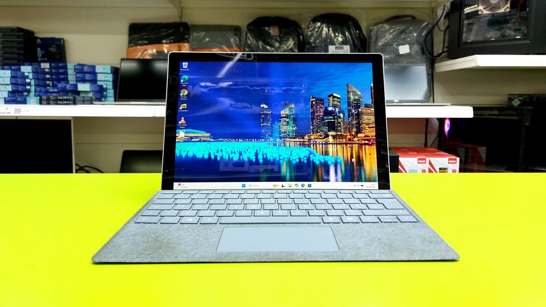 Microsoft Surface pro (2) Refurbished Microsoft Surface Pro 7 / Intel i7 1065G7 3.5GHz / 16GB RAM / 256GB SSD / 12.3inch TouchScreen - Image 1