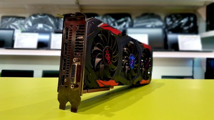 Used PowerColor Red Devil Radeon RX 570 4GB GDDR5 AXRX 570 4GBD5-3DH/OC - Image 2