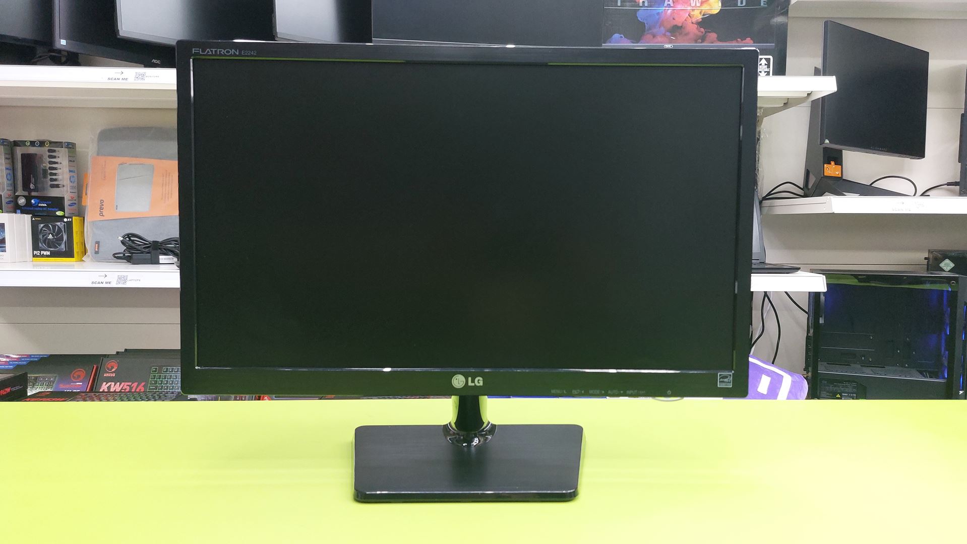 LG 22 MONITOR 1 (2) Used LG Flatron 22" E2242C 1 x VGA - Image 1