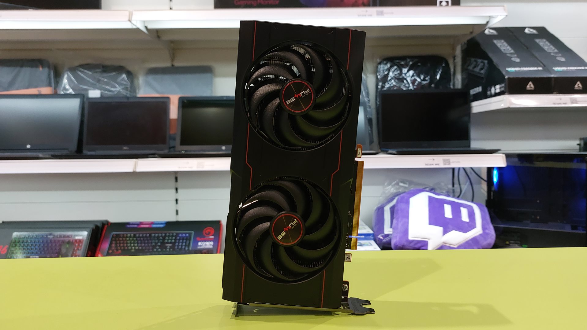 SAPPHIRE RX 6600 XT PULSE (2) Used Saphire Radeon RX 6600XT - Image 1