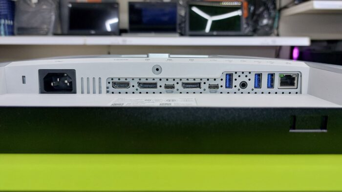 Used 27" 2K Dell UltraSharp USB-C Hub Monitor – U2722DE, HDMI, 2 x DP, 2 x USB C - Image 4