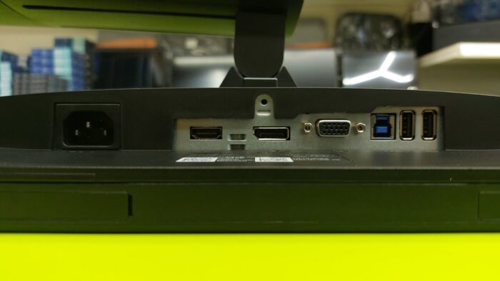 Used 22" Full HD Dell P2217H Monitor / VGA, HDMI, DP, USB 3.0 Hub - Image 3