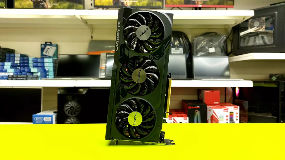 Gigabyte RTX 4070 (2) Used Gigabyte RTX 4070 Windforce OC 12GB - Image 1